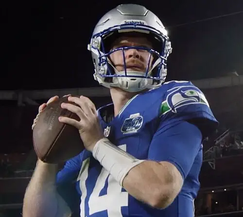NFL 7 Sunday betting odds, player props, touchdown picks and player parlays